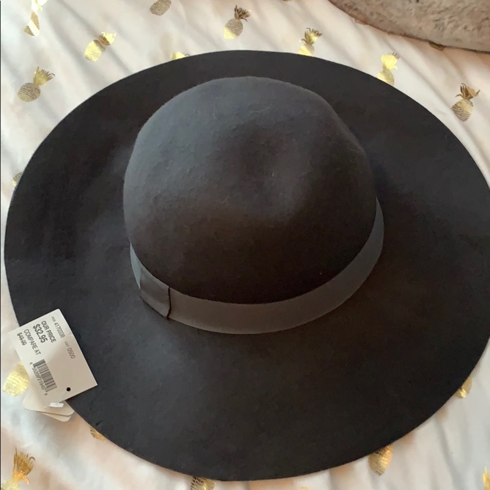 Gray wool hat NWT